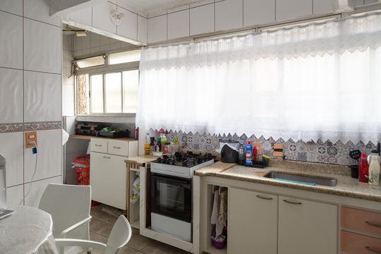 Cozinha de apartamento à venda com 2 quartos, 66m² em Parque Cecap, Guarulhos