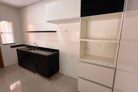 Cozinha de casa para alugar com 2 quartos, 130m² em Setor Tres Marias, Goiânia