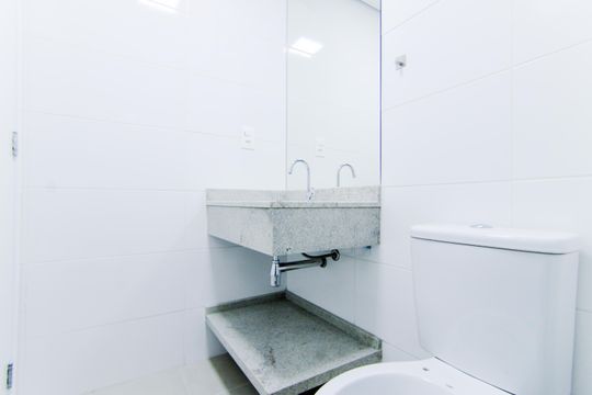 Banheiro  de kitnet/studio para alugar com 1 quarto, 31m² em Picanço, Guarulhos