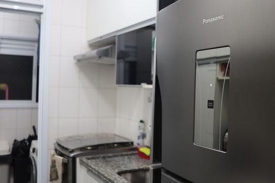 Cozinha de apartamento à venda com 2 quartos, 55m² em Jardim Tupanci, Barueri