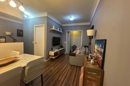 Apartamento à venda com 2 quartos, 55m² em Jardim Tupanci, Barueri