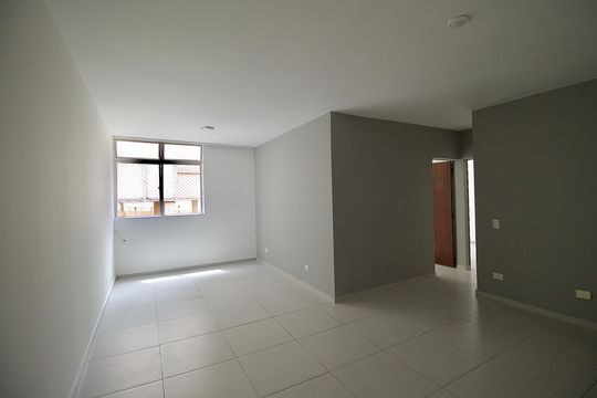 Apartamento para alugar com 2 quartos, 69m² em Centro, Curitiba