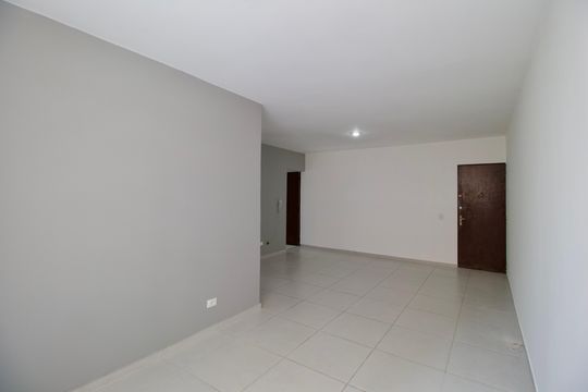 Sala de apartamento para alugar com 2 quartos, 69m² em Centro, Curitiba
