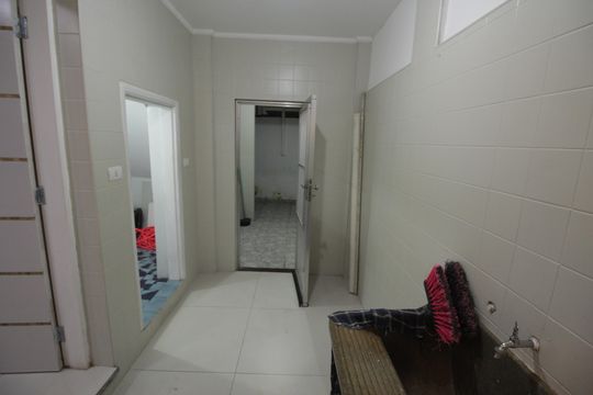 Cozinha e Área de Serviço de casa para alugar com 3 quartos, 106m² em Embaré, Santos
