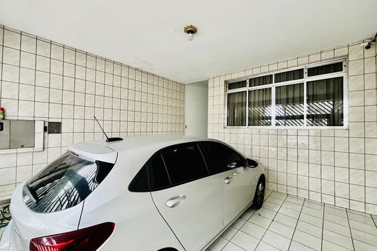Garagem de casa para alugar com 3 quartos, 350m² em Jardim Belem, São Paulo