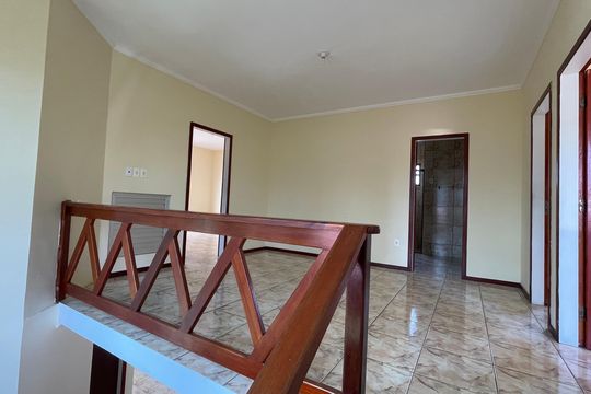 Piso superior  de casa para alugar com 4 quartos, 293m² em Passa Vinte, Palhoça