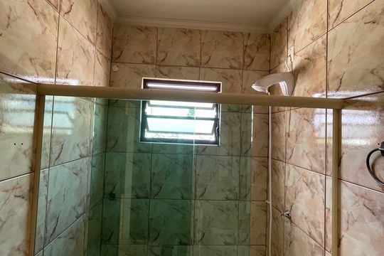 Banheiro do Quarto 3 de casa para alugar com 4 quartos, 293m² em Passa Vinte, Palhoça