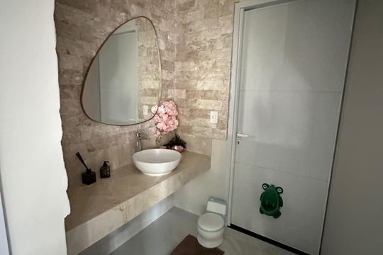 Lavabo de casa de condomínio à venda com 4 quartos, 394m² em Parque Atheneu, Goiânia