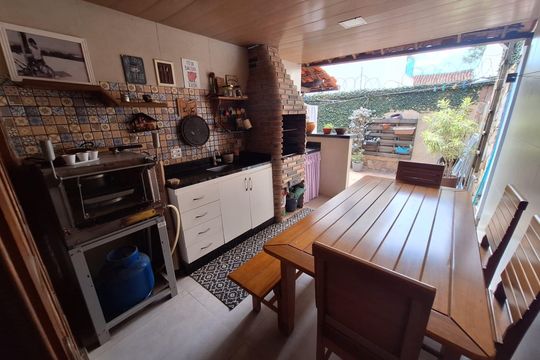 Área da Churrasqueira  de casa para alugar com 3 quartos, 100m² em Santa Monica, Belo Horizonte