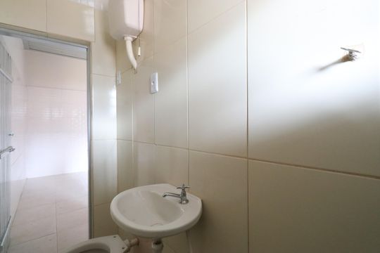 Banheiro  de casa para alugar com 1 quarto, 40m² em Vila Leopoldina, São Paulo