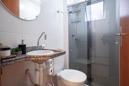 Banheiro social de apartamento para alugar com 3 quartos, 61m² em Jardim Alvorada, Belo Horizonte