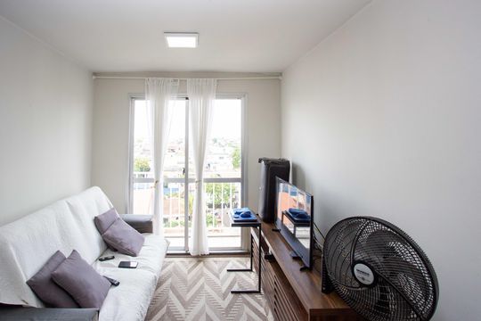 Sala de apartamento à venda com 2 quartos, 50m² em Jardim Remanso, Diadema