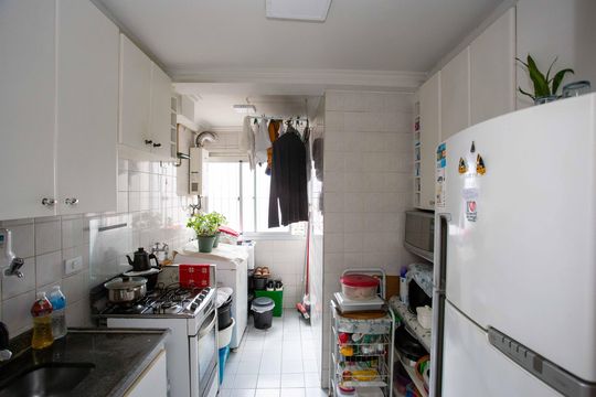 Cozinha de apartamento à venda com 2 quartos, 50m² em Jardim Remanso, Diadema