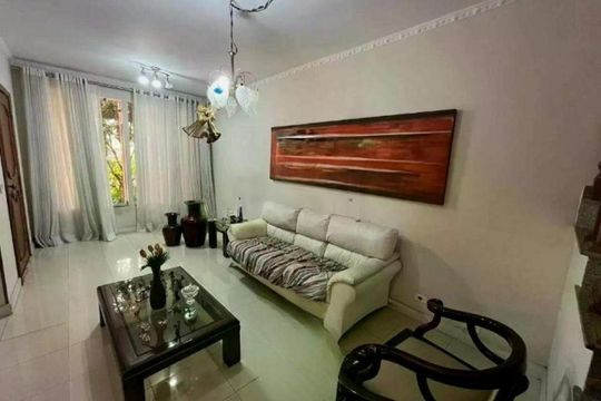 Casa à venda com 4 quartos, 390m² em Santa Terezinha, Santo André