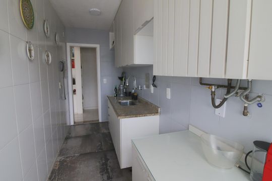 Cozinha de apartamento para alugar com 2 quartos, 161m² em Tanque, Rio de Janeiro