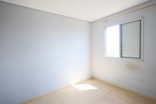 Quarto 2 de apartamento à venda com 2 quartos, 50m² em Bussocaba, Osasco
