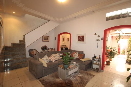 Casa para alugar com 3 quartos, 117m² em Vila Pita, São Paulo