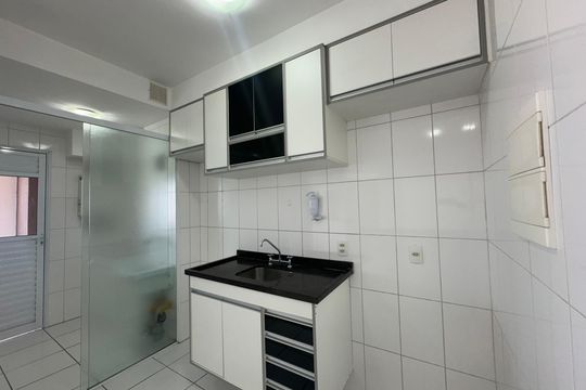 Cozinha de apartamento para alugar com 2 quartos, 62m² em Alphaville Industrial, Barueri