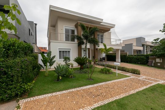 JARDIM de casa de condomínio à venda com 4 quartos, 344m² em Parque Imperador, Campinas