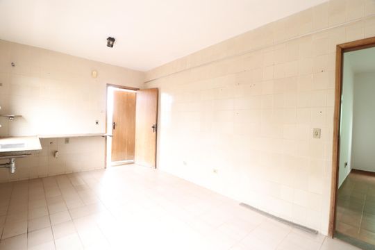 Cozinha de apartamento para alugar com 3 quartos, 140m² em Nossa Senhora Aparecida, Uberlândia