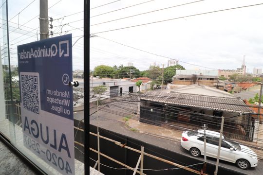 Plaquinha de apartamento para alugar com 3 quartos, 140m² em Nossa Senhora Aparecida, Uberlândia
