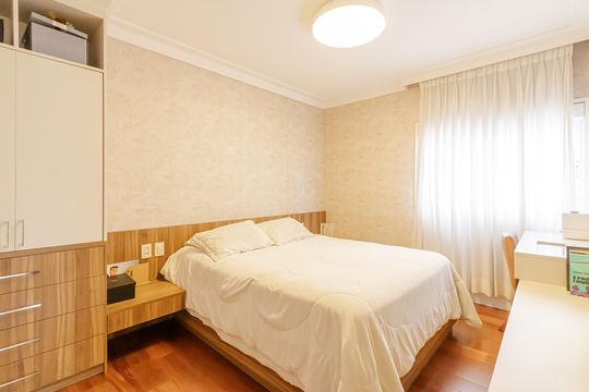 Suíte de apartamento à venda com 3 quartos, 116m² em Moema, São Paulo