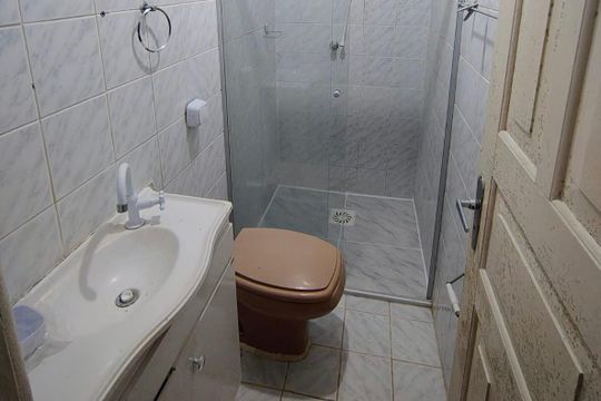 Banheiro  de casa para alugar com 5 quartos, 118m² em Centro, Florianópolis