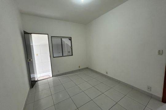 Casa para alugar com 1 quarto, 45m² em Bento Ribeiro, Rio de Janeiro