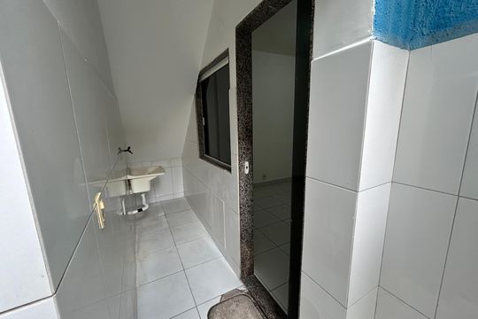 Área de Serviço de casa para alugar com 1 quarto, 45m² em Bento Ribeiro, Rio de Janeiro