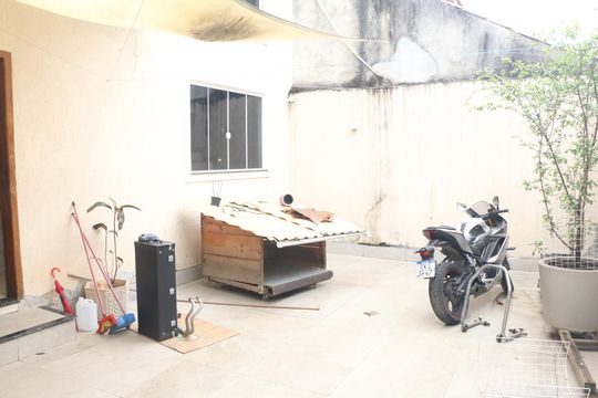 Garagem de casa para alugar com 3 quartos, 210m² em Alto da Posse, Nova Iguaçu