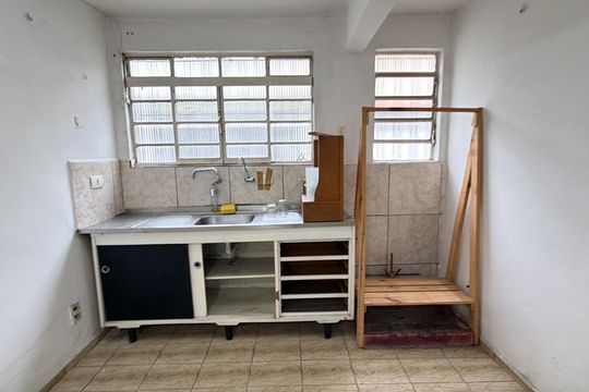Cozinha de casa para alugar com 1 quarto, 90m² em Vila Regente Feijó, São Paulo