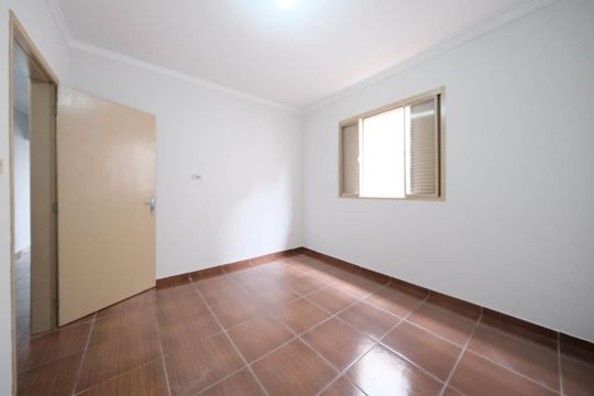 Quarto 2 de casa para alugar com 2 quartos, 90m² em Vila Norma, São Paulo