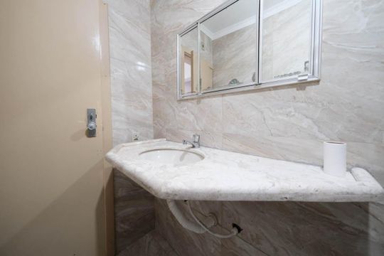 Banheiro de casa para alugar com 2 quartos, 90m² em Vila Norma, São Paulo