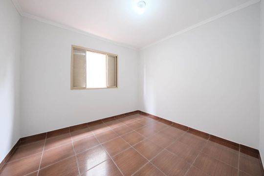 Quarto 2 de casa para alugar com 2 quartos, 90m² em Vila Norma, São Paulo
