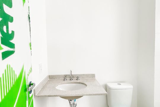 Banheiro da Suíte de apartamento à venda com 1 quarto, 34m² em Vila Guilhermina, São Paulo