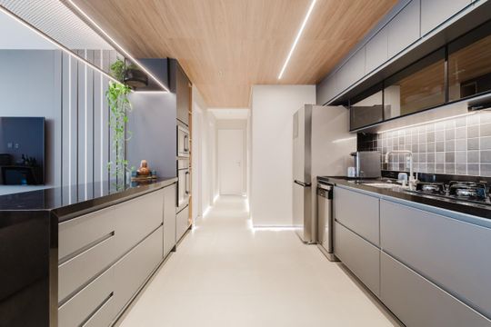 Cozinha de apartamento para alugar com 3 quartos, 87m² em Santo Amaro, São Paulo