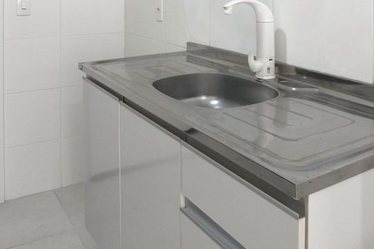 Cozinha de apartamento para alugar com 1 quarto, 28m² em Jardim Prudência, São Paulo