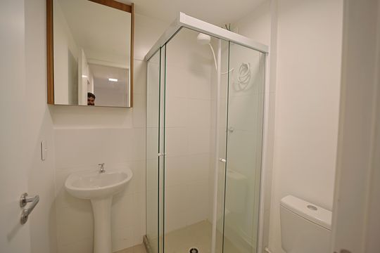 Banheiro de apartamento para alugar com 2 quartos, 36m² em Vila Nova, São Paulo
