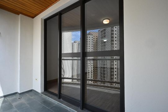 Varanda de apartamento à venda com 3 quartos, 110m² em Chácara Agrindus, Taboão da Serra