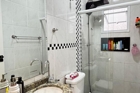 Banheiro de casa à venda com 3 quartos, 243m² em Vila Pires, Santo André