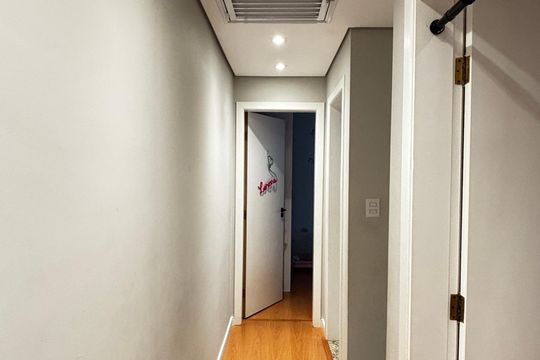 Corredor de casa à venda com 3 quartos, 243m² em Vila Pires, Santo André