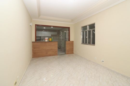 Sala de casa para alugar com 3 quartos, 170m² em Turiaçú, Rio de Janeiro