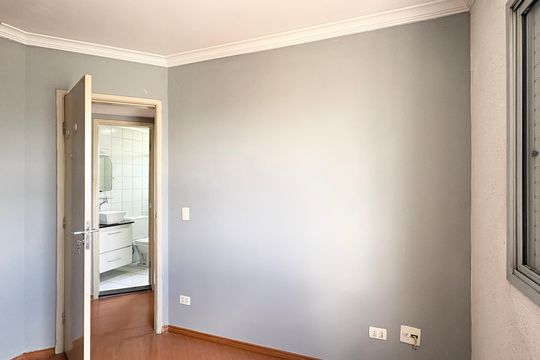 Quarto 1 de apartamento para alugar com 2 quartos, 50m² em Jardim Maristela, São Paulo