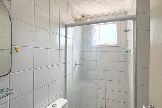Banheiro de apartamento para alugar com 2 quartos, 50m² em Jardim Maristela, São Paulo
