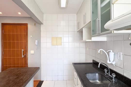 Cozinha de apartamento para alugar com 2 quartos, 50m² em Jardim Maristela, São Paulo