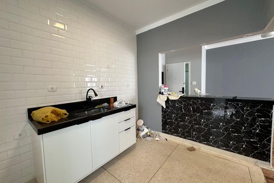 Cozinha de apartamento para alugar com 1 quarto, 87m² em Centro, São Vicente