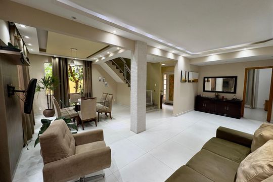 Casa de Condomínio à venda com 5 quartos, 225m² em Freguesia (jacarepaguá), Rio de Janeiro