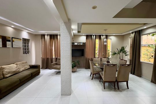Sala de casa de condomínio à venda com 5 quartos, 225m² em Freguesia (jacarepaguá), Rio de Janeiro