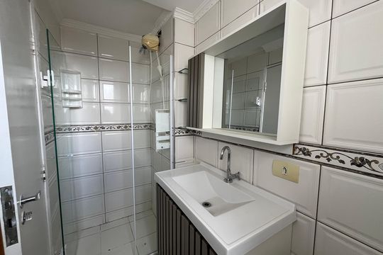 Banheiro de apartamento à venda com 2 quartos, 55m² em Piqueri, São Paulo