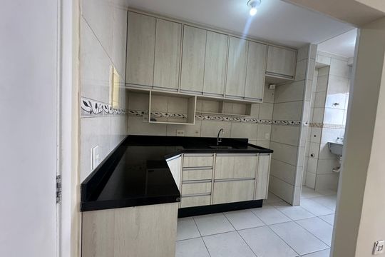 Cozinha de apartamento à venda com 2 quartos, 53m² em Vila Iracema, Barueri